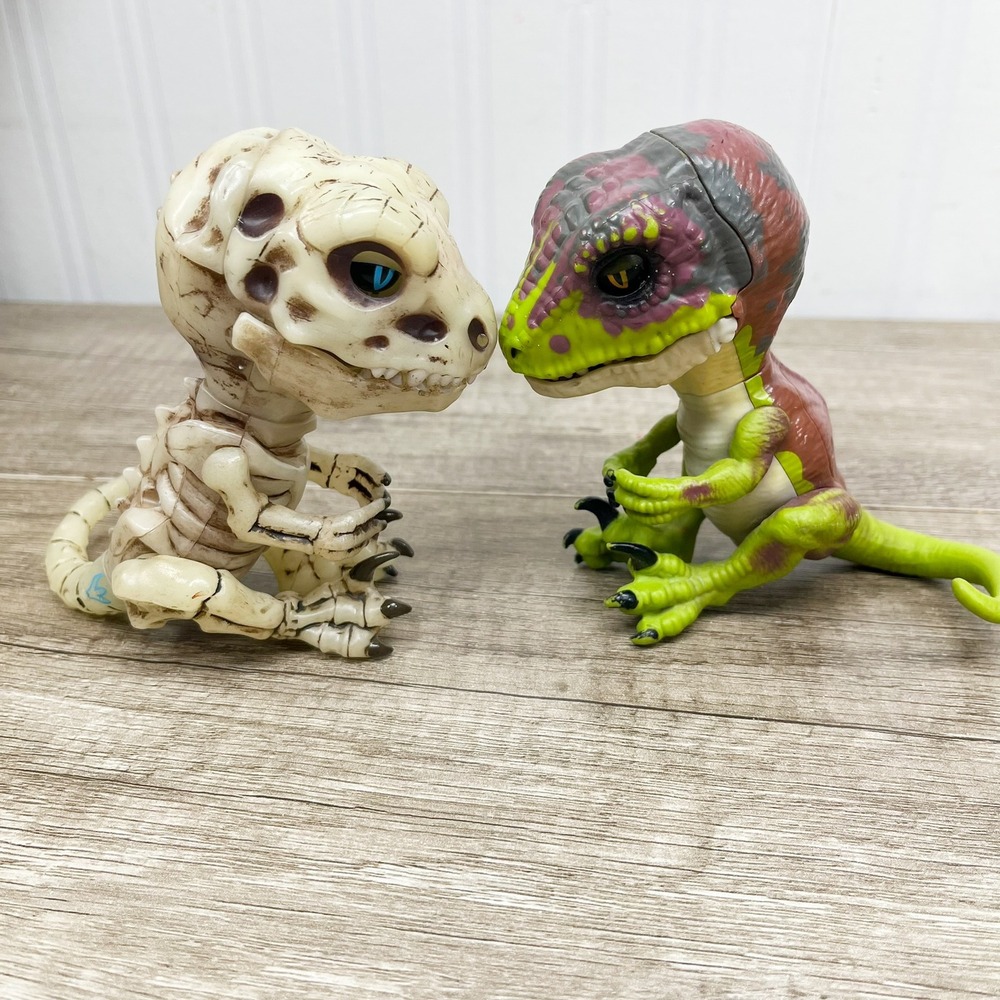 WowWee Fingerlings Untamed T-Rex Dinosaur Lot Skeleton Doom & Green Raptor Toy